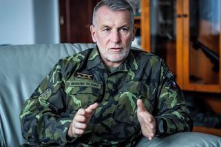 Postupné navyšování výdajů na obranu? Vláda nic takového neplánuje - Novinky